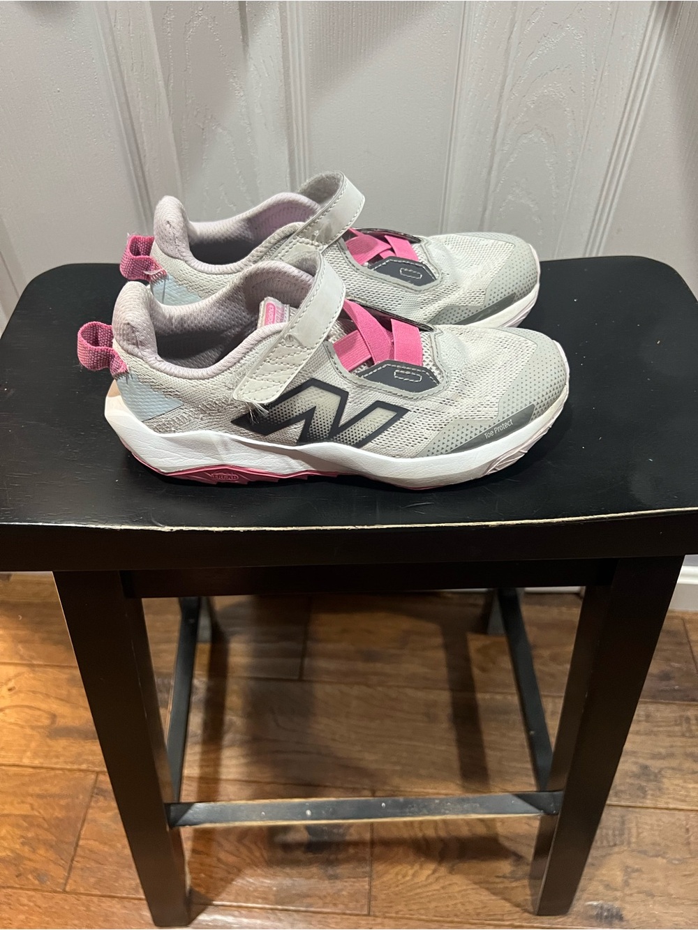 New Balance Kids' Size 2.5 Gray & Pink running Sneakers
